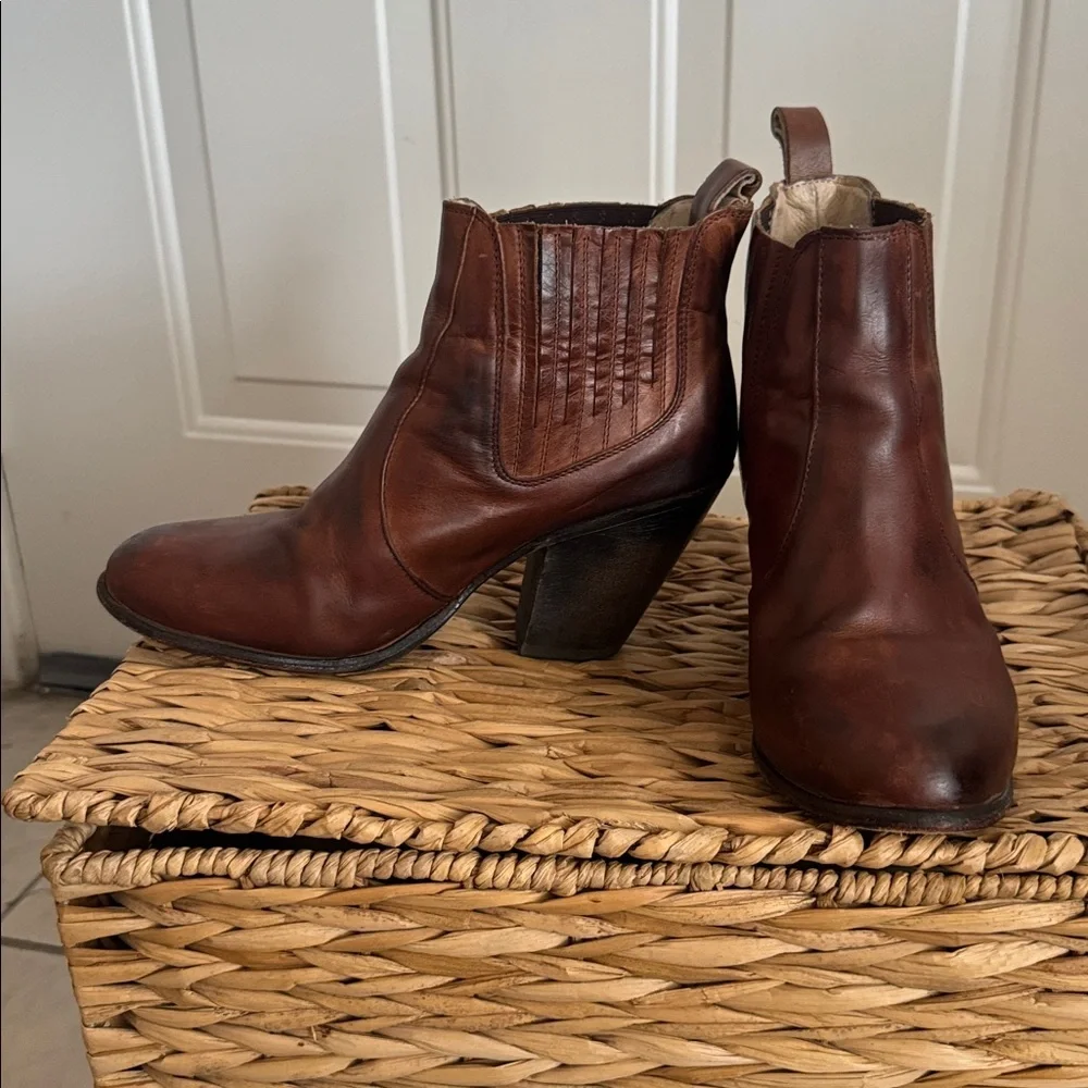 Freebird Morgan Distressed Heeled Leather Boots in Cognac Brown Size 9 - Picture 3 of 7